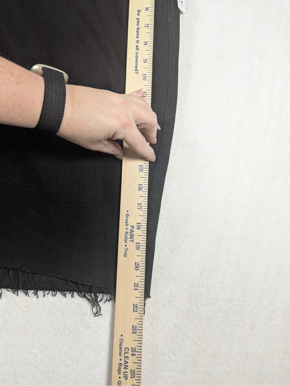 Old Navy - Women's -High Rise Smooth Pockets Black Denim Skirt Raw Hem - Size 28